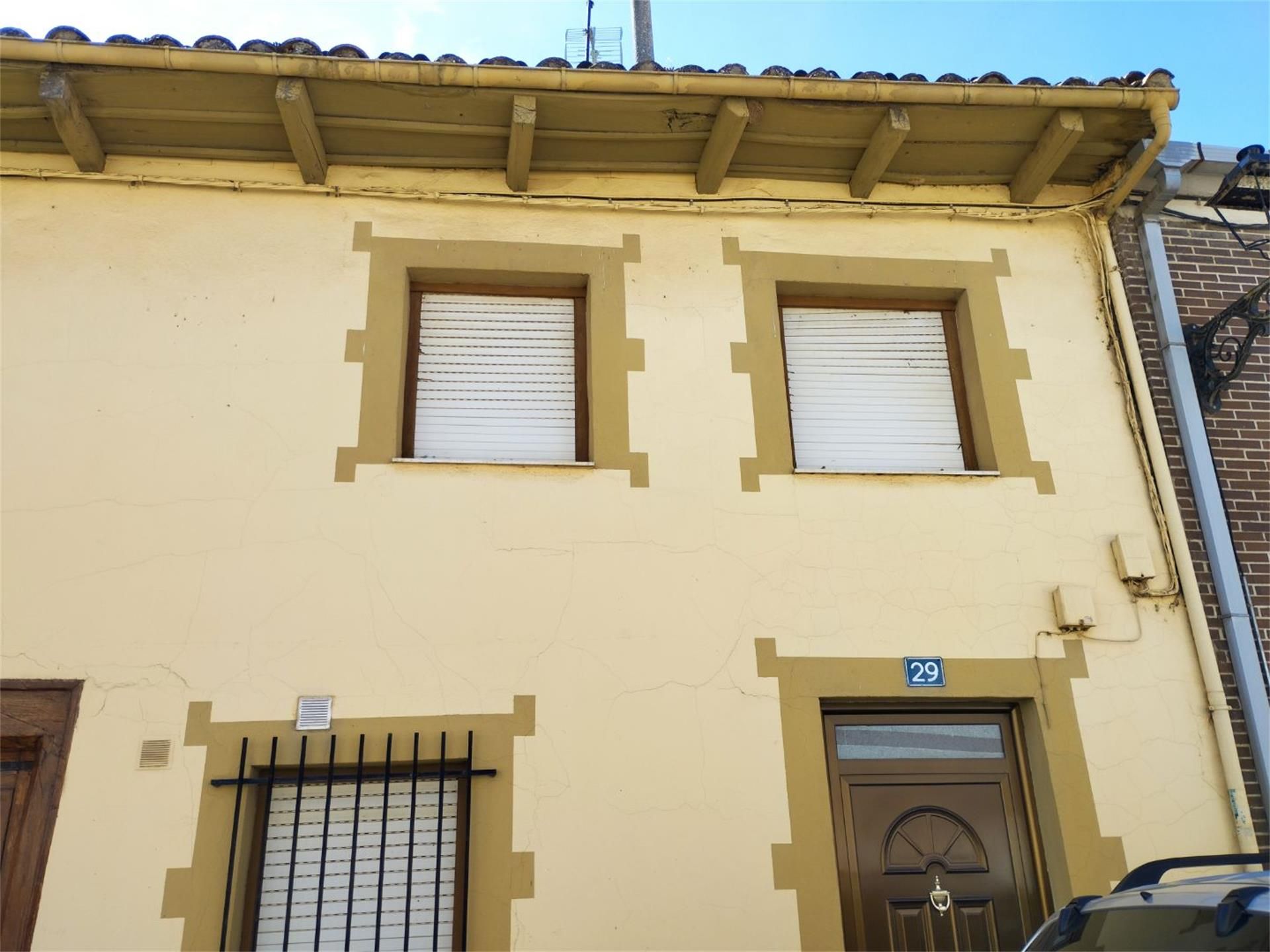 Vista exterior de Casa adosada en venda en Hospital de Órbigo amb Balcó