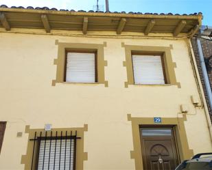 Vista exterior de Casa adosada en venda en Hospital de Órbigo amb Moblat i Balcó