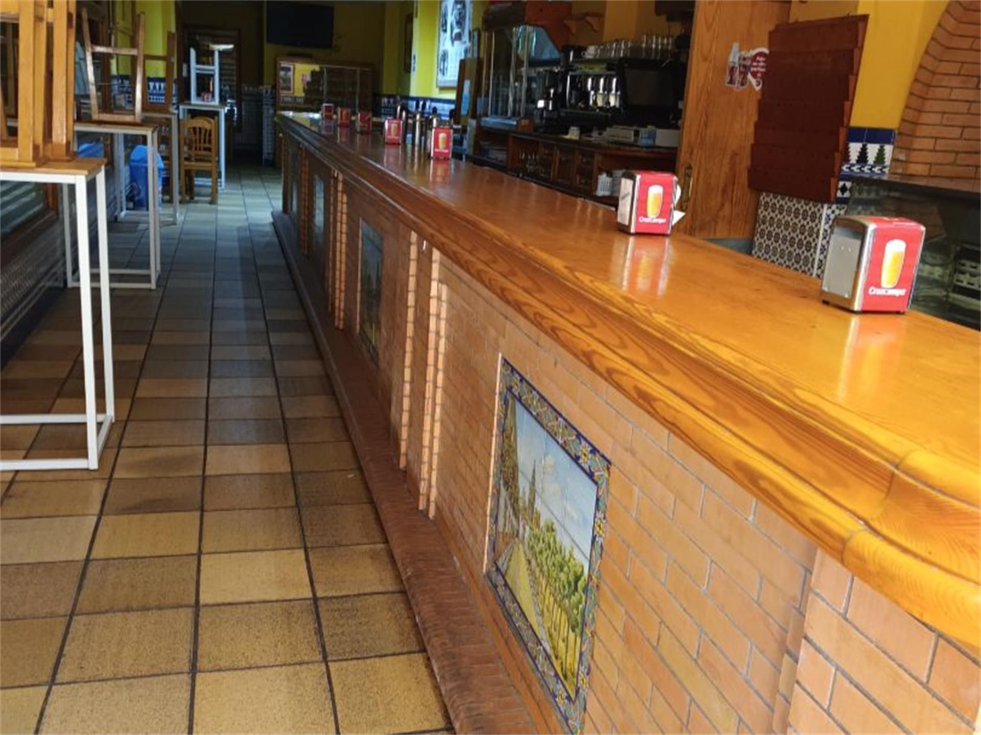 Premises for sale in  Sevilla Capital  with Air Conditioner, Heating and Furnished