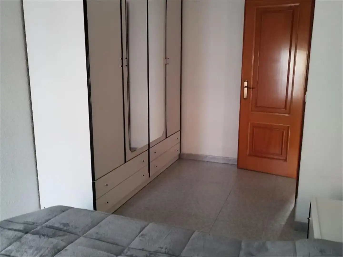 Habitación de Casa adosada en venta en El Robledo   con Aire acondicionado, Jardín privado y Amueblado