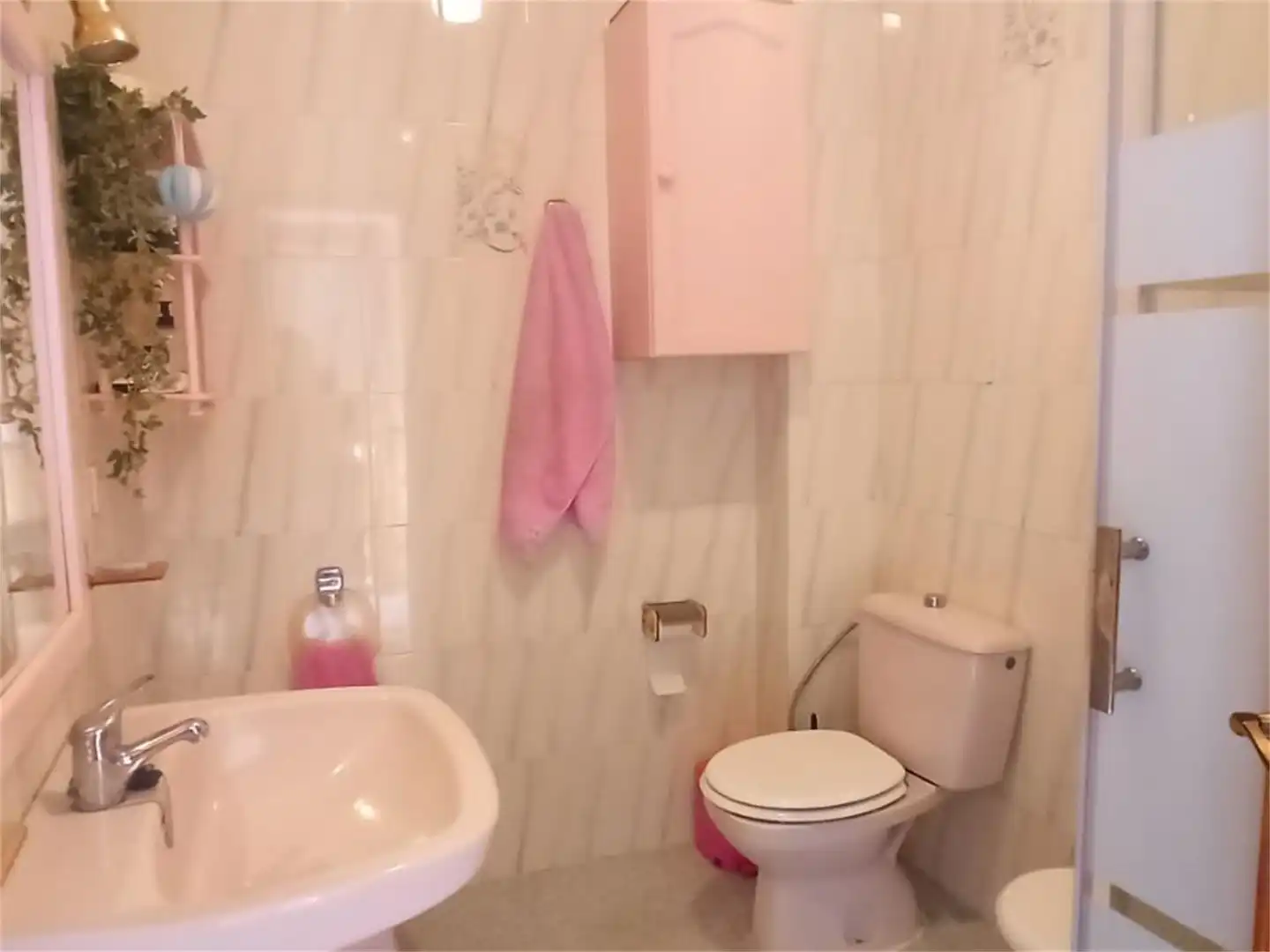 Baño de Casa adosada en venta en El Robledo   con Aire acondicionado, Jardín privado y Amueblado
