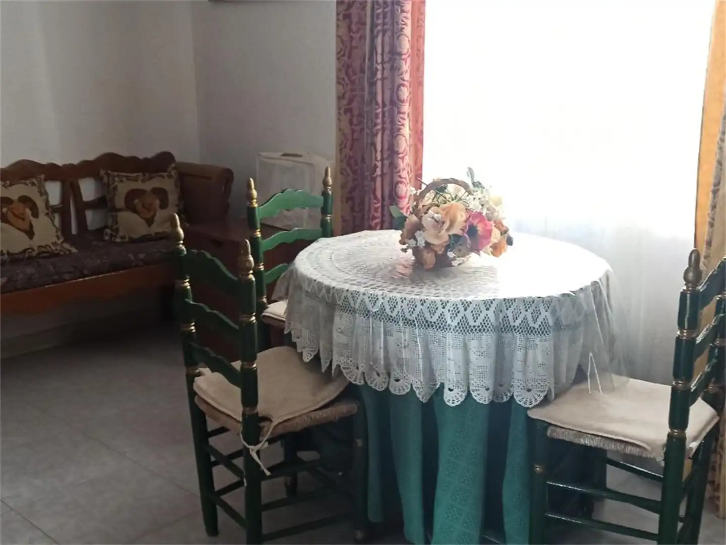 Comedor de Casa adosada en venta en El Robledo   con Aire acondicionado, Jardín privado y Amueblado