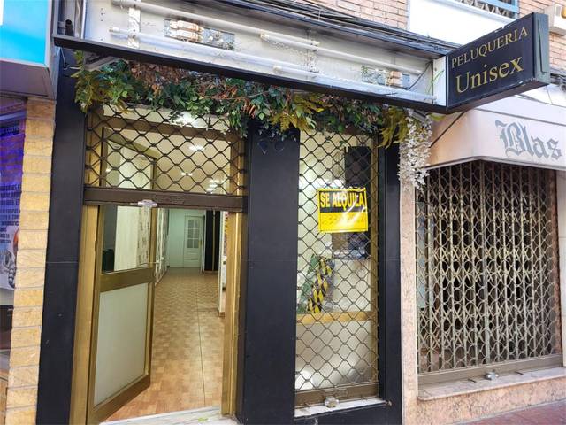 Local comercial en Alquiler en Calle la Higuera, 10 en Santa Rosa - Valdeolleros