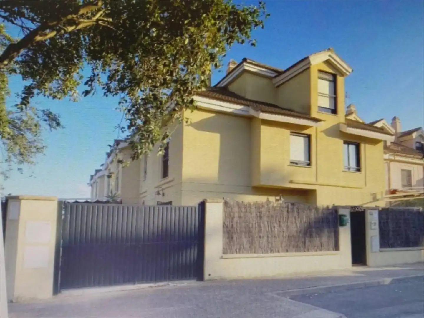 Casa o chalet de alquiler en Calle del Litoral, 32, Valdelagrana Vista exterior de Casa o chalet de alquiler en El Puerto de Santa María con Aire acondicionado, Calefacción y Jardín privado