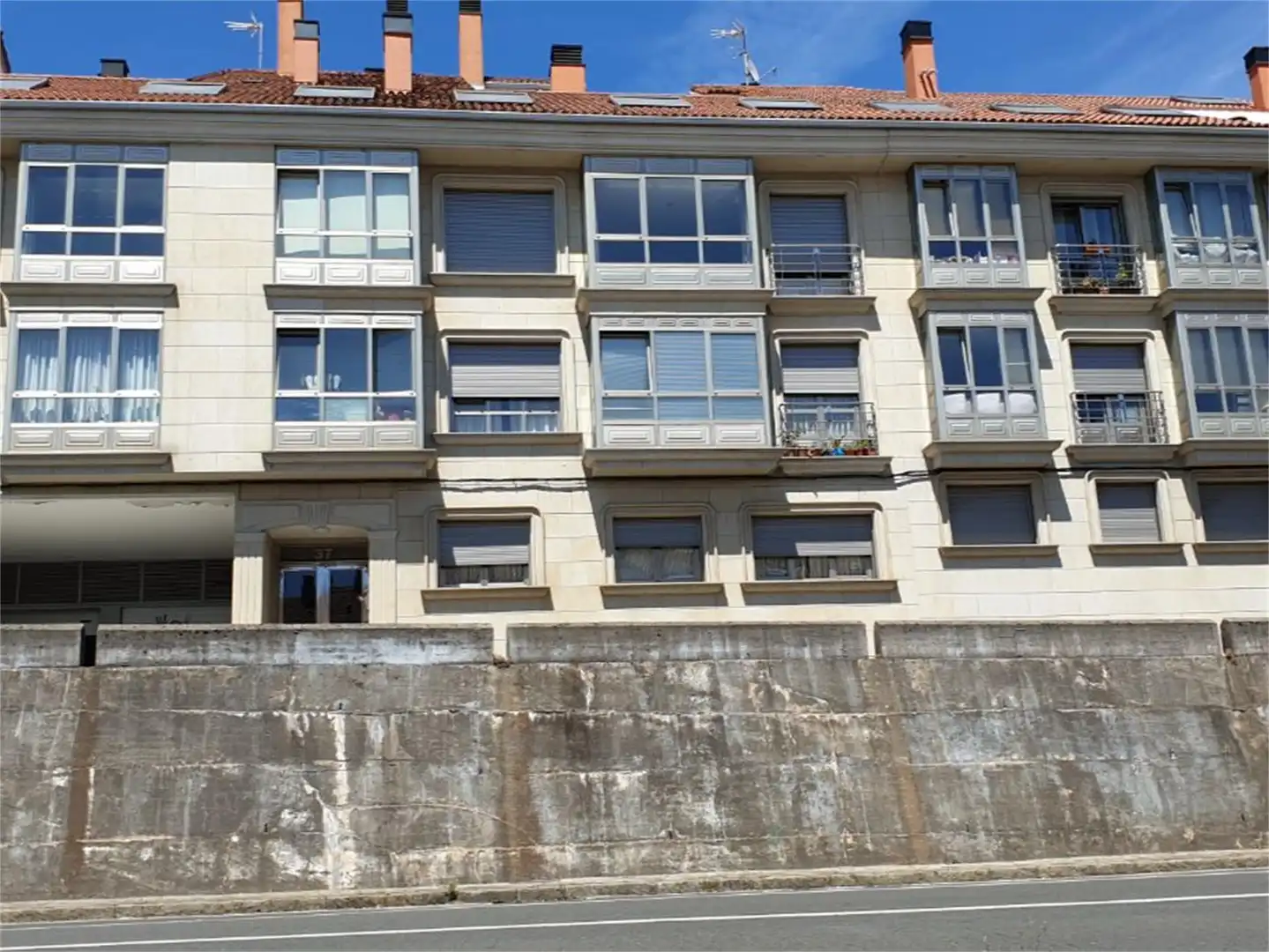 Flat for sale in Rúa do Valiño, 39, San Lázaro - Meixonfrío Exterior view of Flat for sale in Santiago de Compostela with Heating, Storage room and Furnished