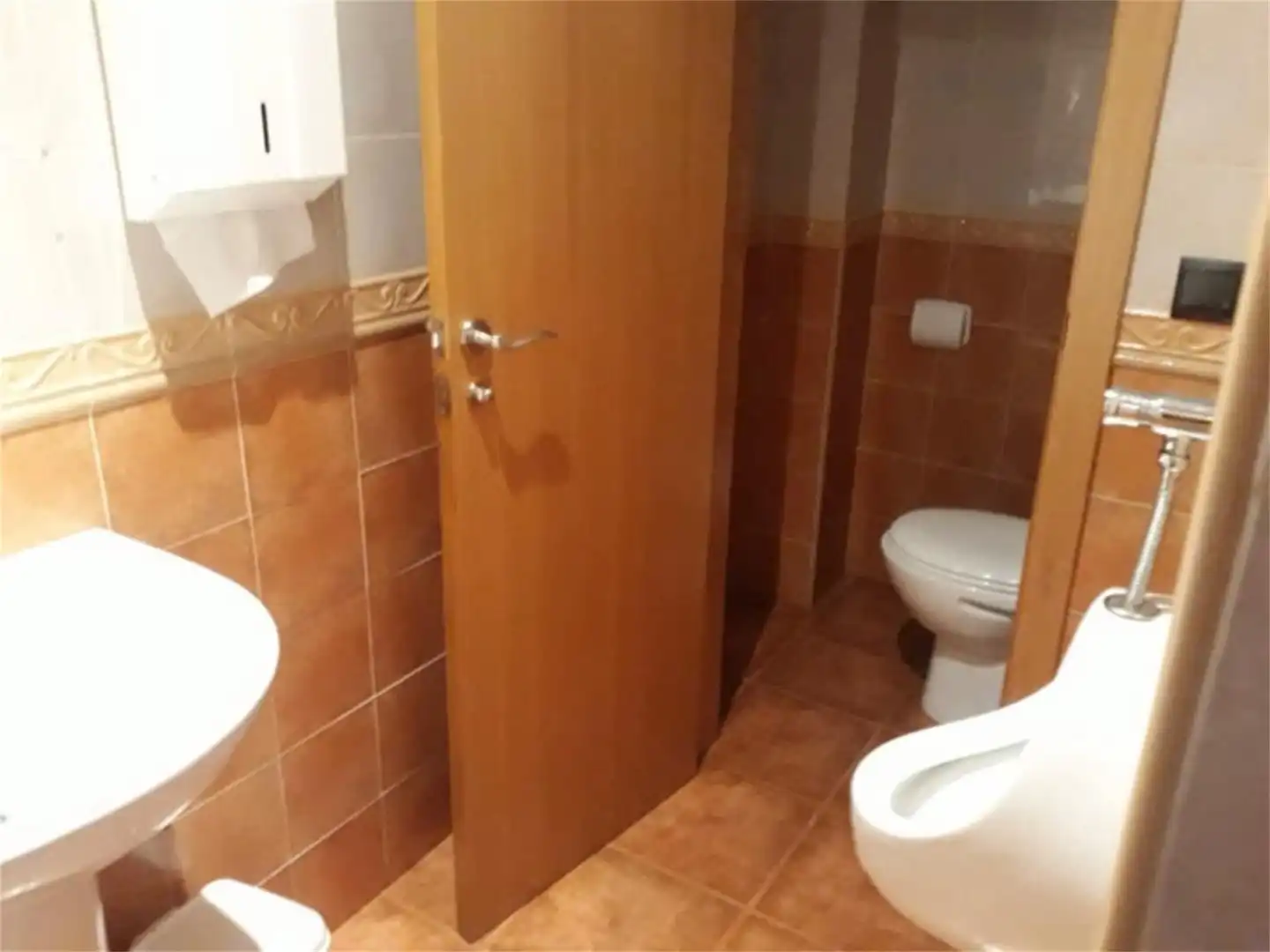 Commercial properties for sale in Carrer Conchita Piquer, 9, Alberic Bathroom of Commercial properties for sale in Alberic with Air Conditioner, Heating and Furnished