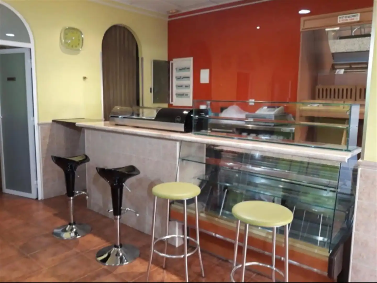 Commercial properties for sale in Carrer Conchita Piquer, 9, Alberic Commercial properties for sale in Alberic with Air Conditioner, Heating and Furnished