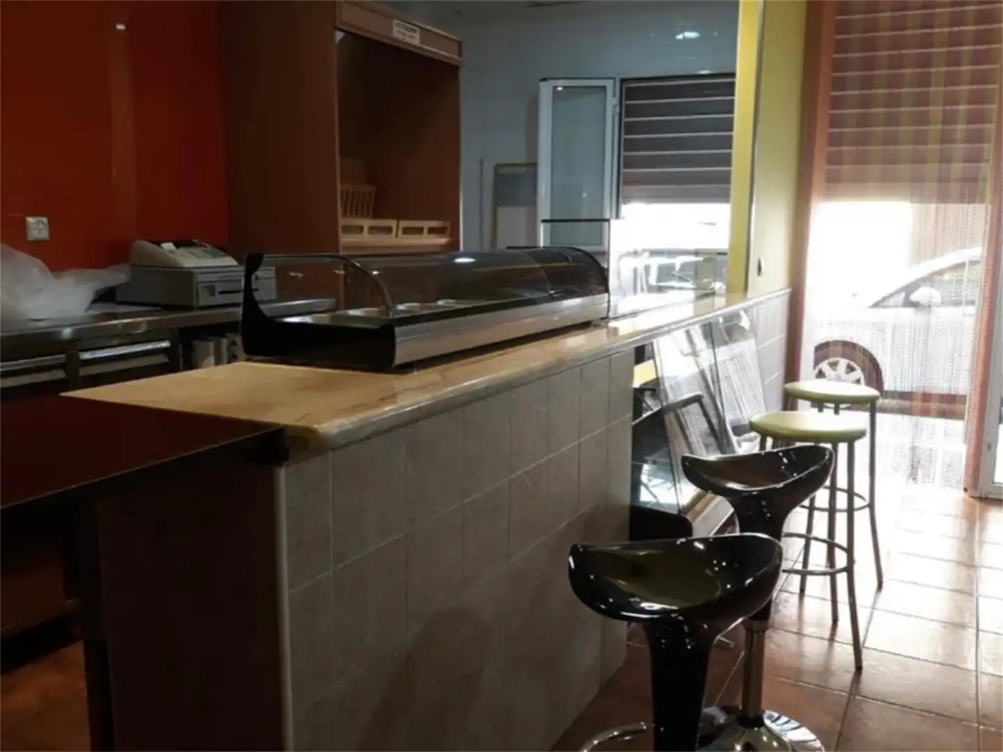 Commercial properties for sale in Carrer Conchita Piquer, 9, Alberic Commercial properties for sale in Alberic with Air Conditioner, Heating and Furnished