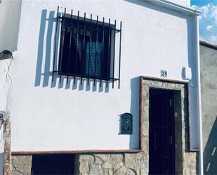 Vista exterior de Casa adosada en venda en Hornachos amb Terrassa i Balcó