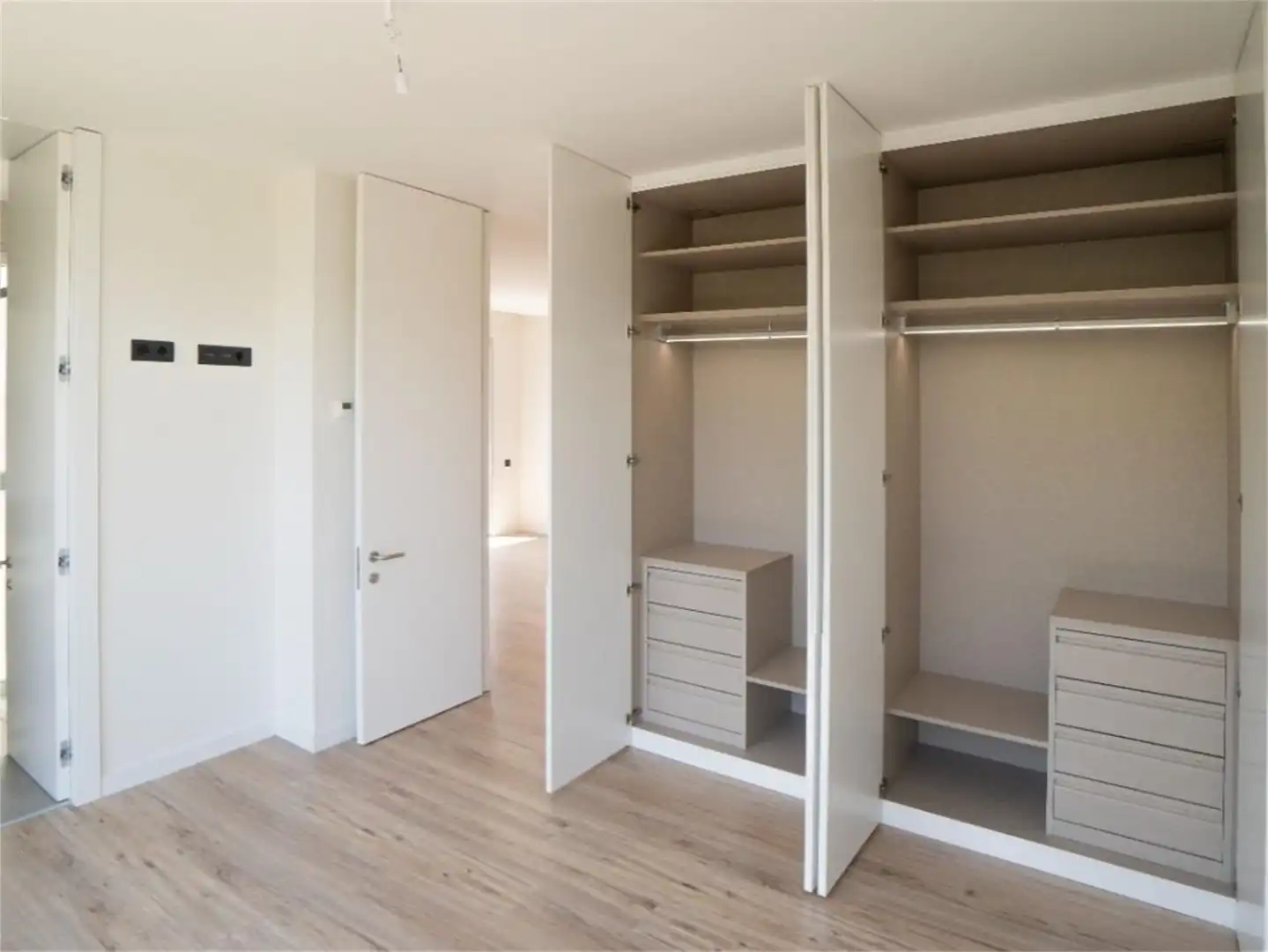Oficina de alquiler en Calle de la Costa Brava, 13, Mirasierra Habitación de Oficina de alquiler en Madrid