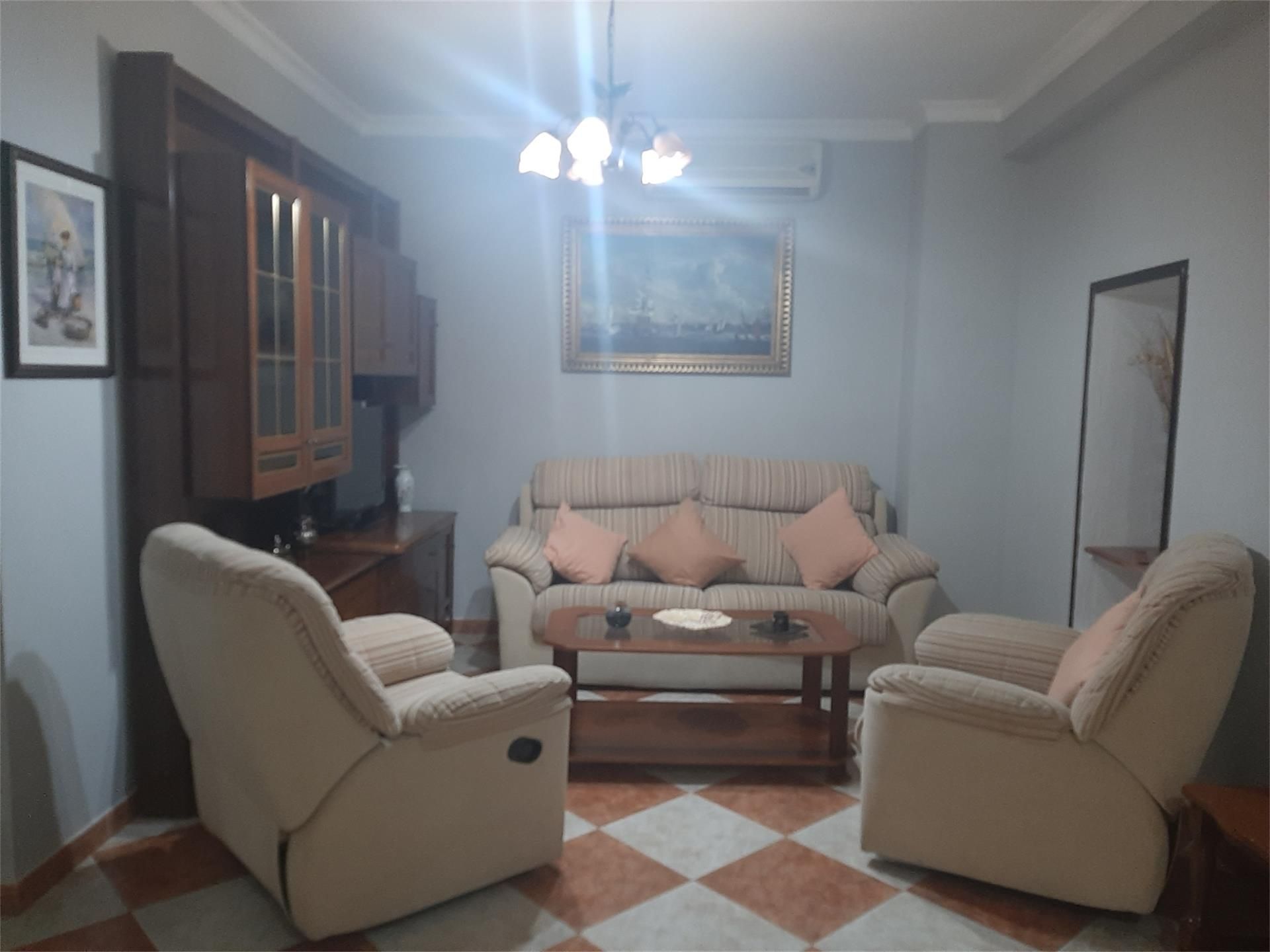 Sala d'estar de Apartament de lloguer en Prado del Rey amb Aire condicionat, Terrassa i Moblat