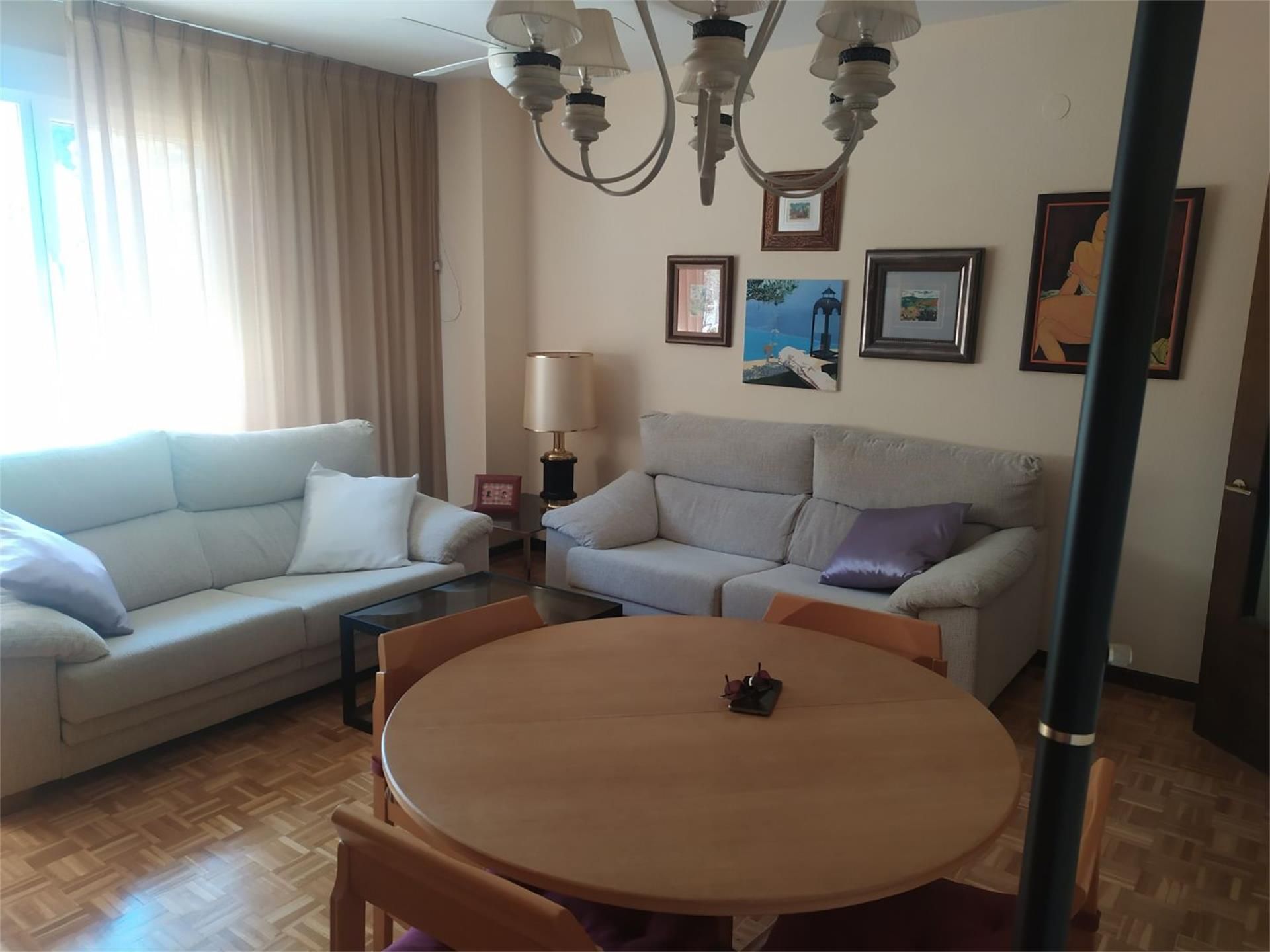 Sala d'estar de Pis en venda en  Albacete Capital amb Calefacció, Parquet i Videoporter