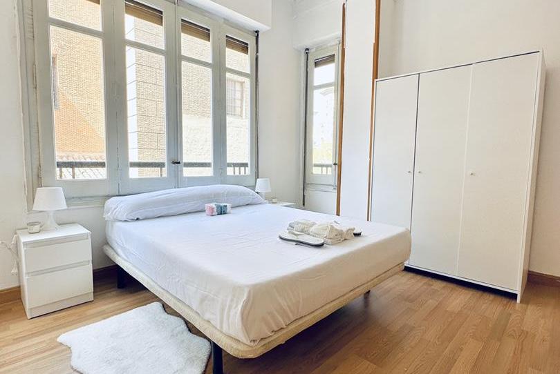 Flat to share in Plaza de Los Sitios, 1, Paseo Independencia, Zaragoza - image 1 Photo 1 of Flat to share in Plaza de Los Sitios, 1, Paseo Independencia, Zaragoza