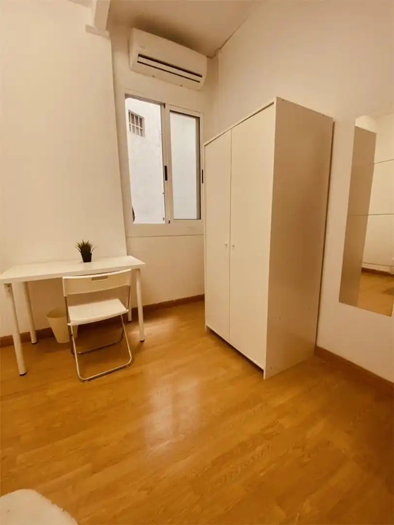 Habitación en Plaza de los Sitios, 1, Paseo Independencia Habitación de Piso para compartir en Zaragoza con Calefacción, Parquet y Trastero