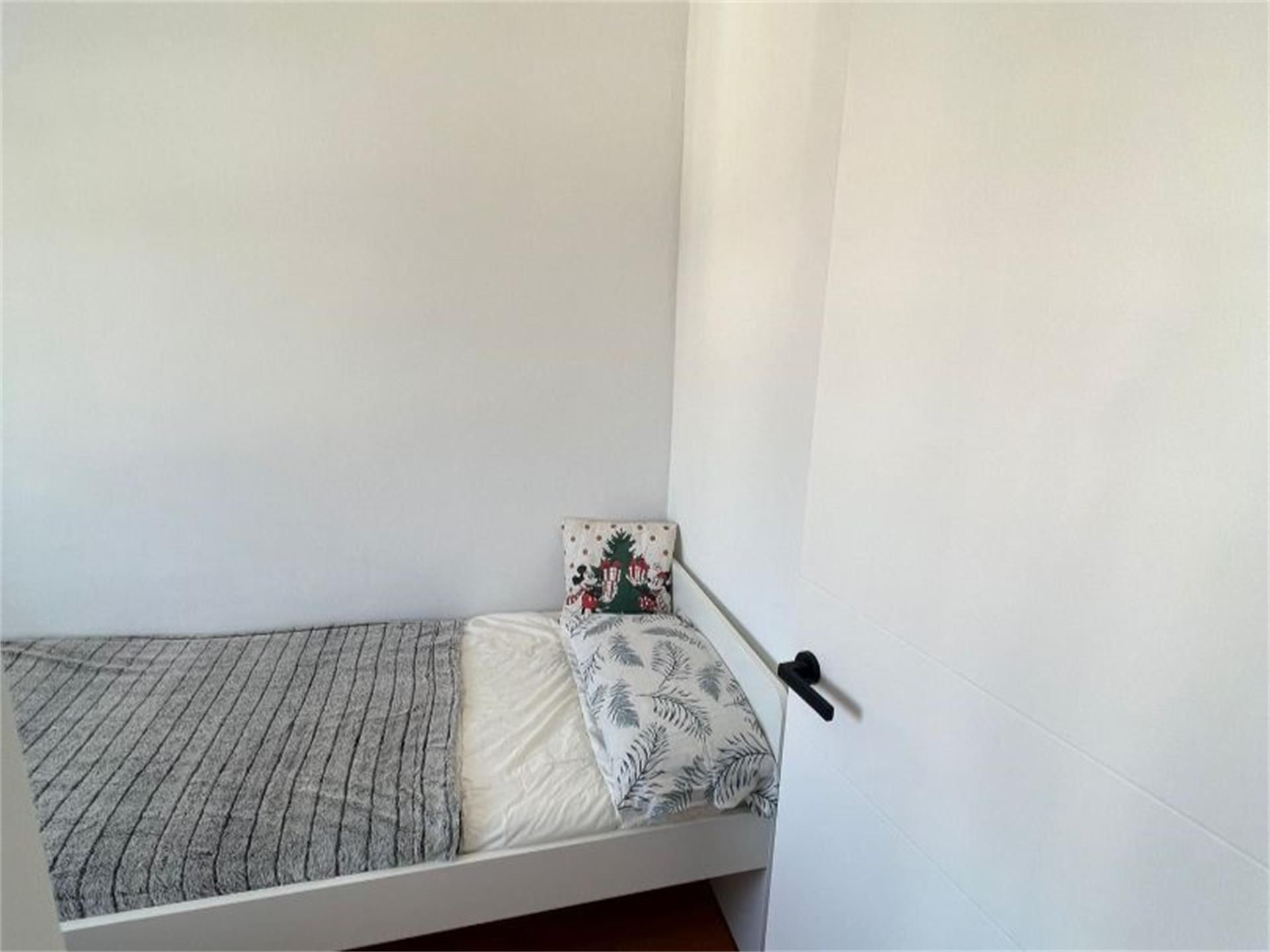 Bedroom of Flat to share in  Barcelona Capital  with Parquet flooring and Furnished