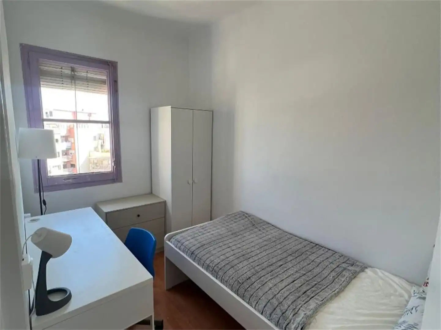 Habitación en Carrer de l'Escultor Llimona, 8, Vilapicina i la Torre Llobeta Habitación de Piso para compartir en Barcelona con Parquet y Amueblado
