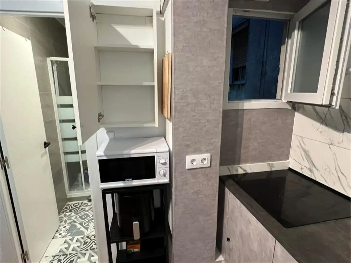 Habitación en Carrer de l'Escultor Llimona, 8, Vilapicina i la Torre Llobeta Cocina de Piso para compartir en Barcelona con Parquet y Amueblado