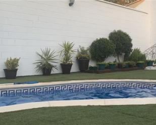 Piscina de Casa adosada en venda en Socuéllamos amb Aire condicionat, Terrassa i Piscina