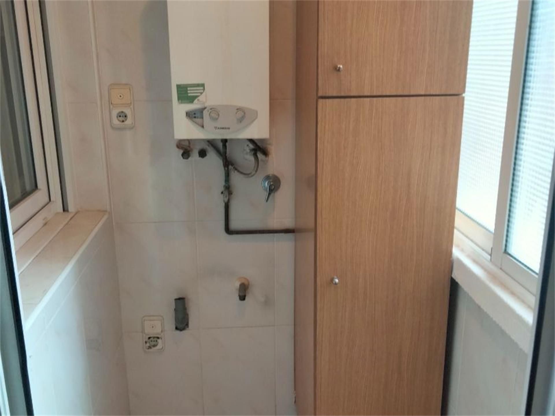 Bathroom of Flat for sale in Castellón de la Plana / Castelló de la Plana  with Air Conditioner and Balcony