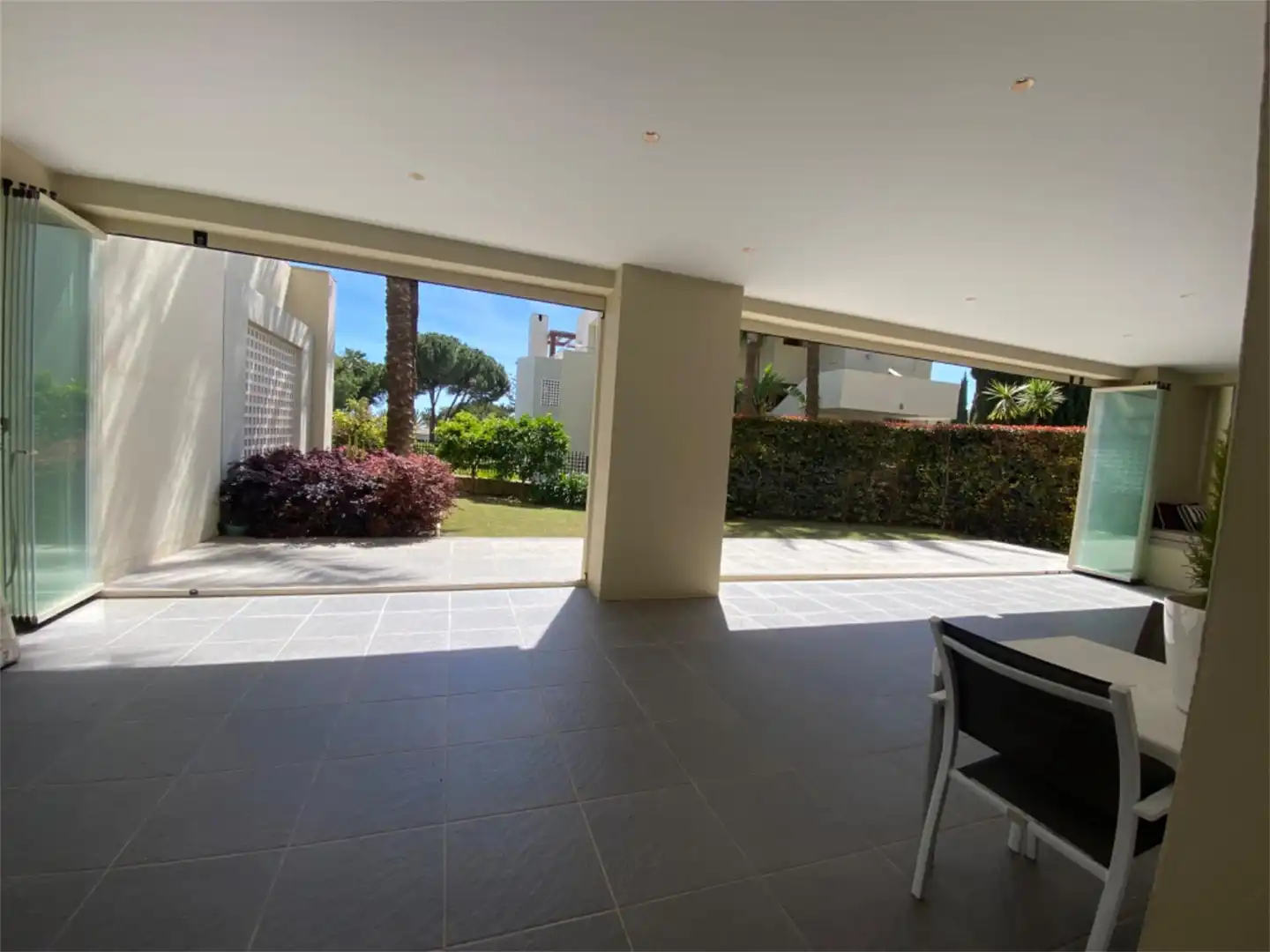 Piso en venta en Urbanización Balcones de Sierra Blanca, 8, Sierra Blanca Terraza de Piso en venta en Marbella con Aire acondicionado, Calefacción y Jardín privado