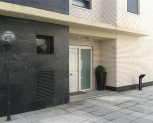 Exterior view of Single-family semi-detached for sale in  Zaragoza Capital  with Air Conditioner, Terrace and Swimming Pool