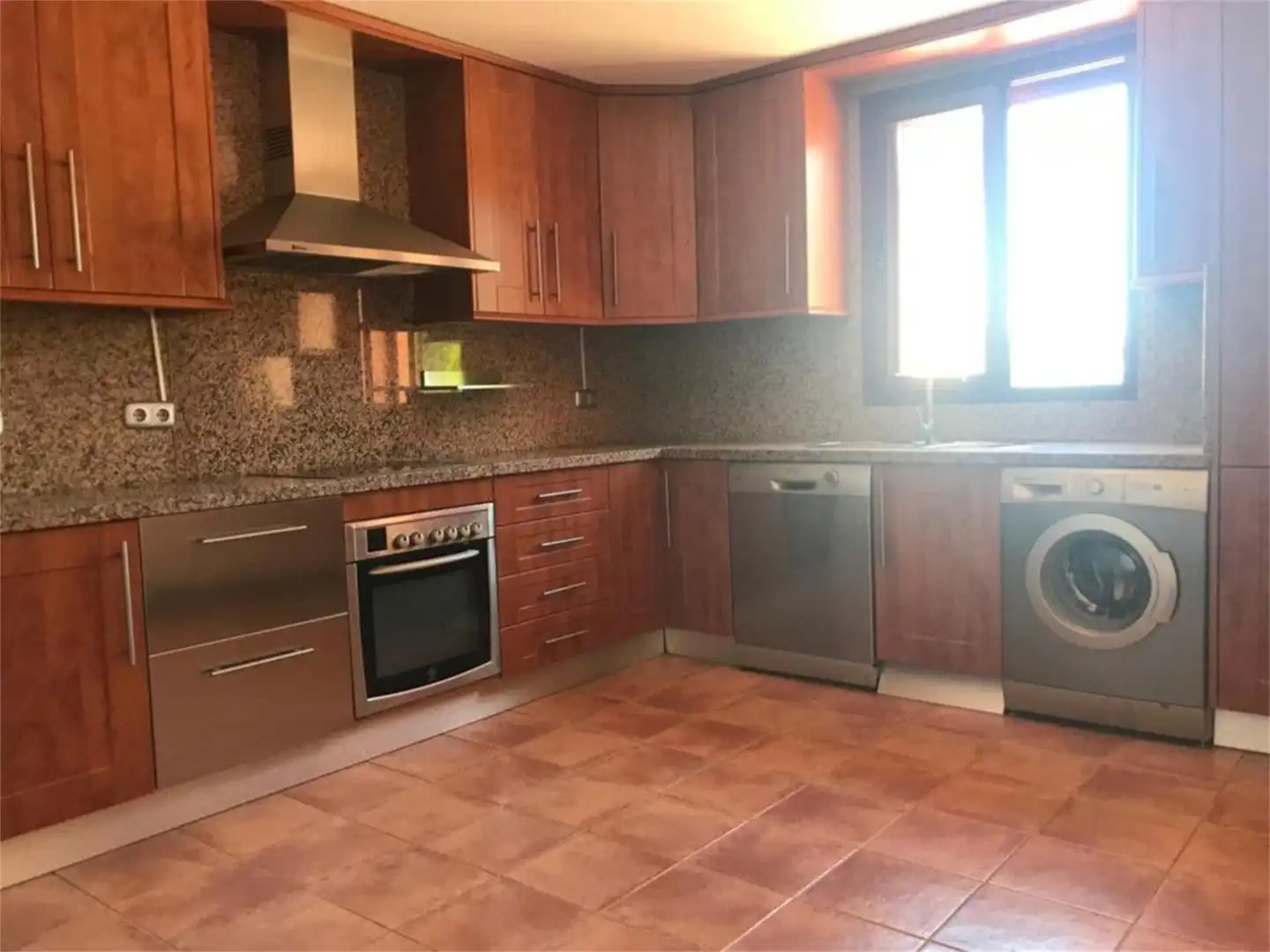 Wohnungen zum Verkauf in Urbanizacion Riviera Andaluza, 58, Seghers Küche von Wohnungen zum Verkauf in Estepona mit Klimaanlage, Terrasse und Schwimmbad