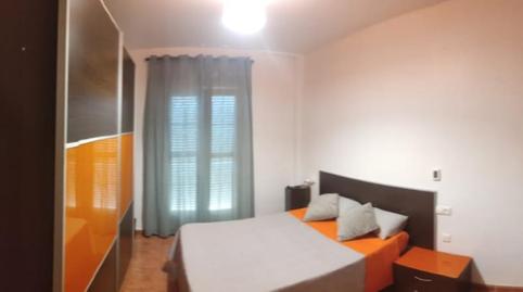 Foto 2 de Casa adosada en venda a Avenida del Oasis, 98, Santo Domingo, Almería