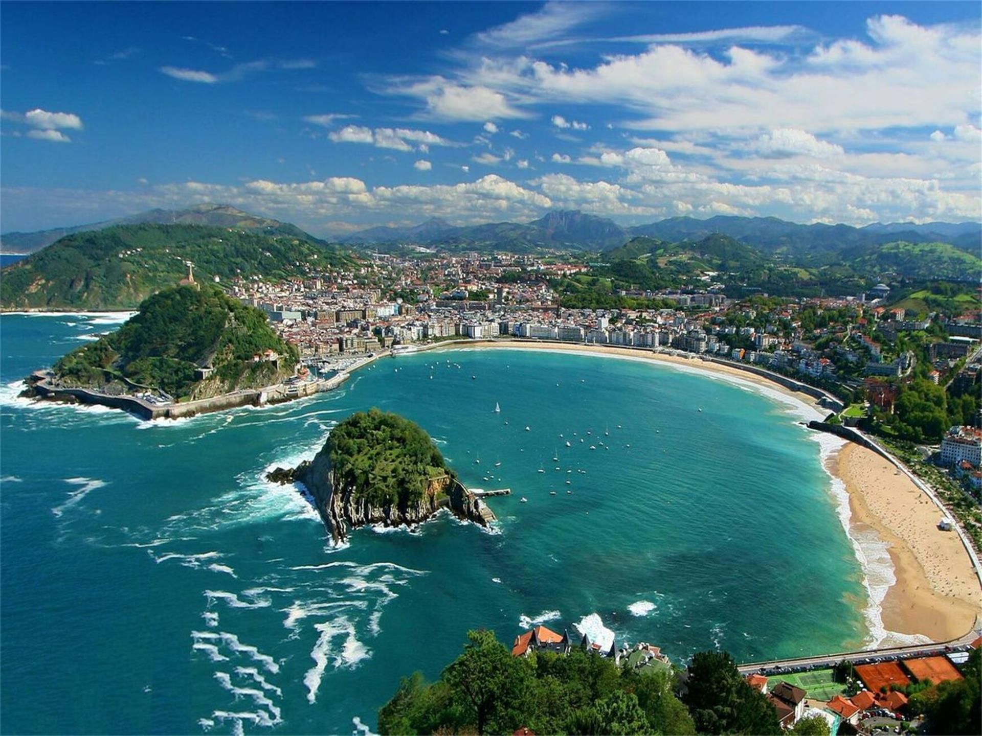 Vista exterior de Casa o xalet en venda en Donostia - San Sebastián  amb Aire condicionat
