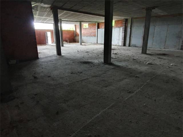 Local comercial en Alquiler en Barrio Loureiros, 6D en Covelo