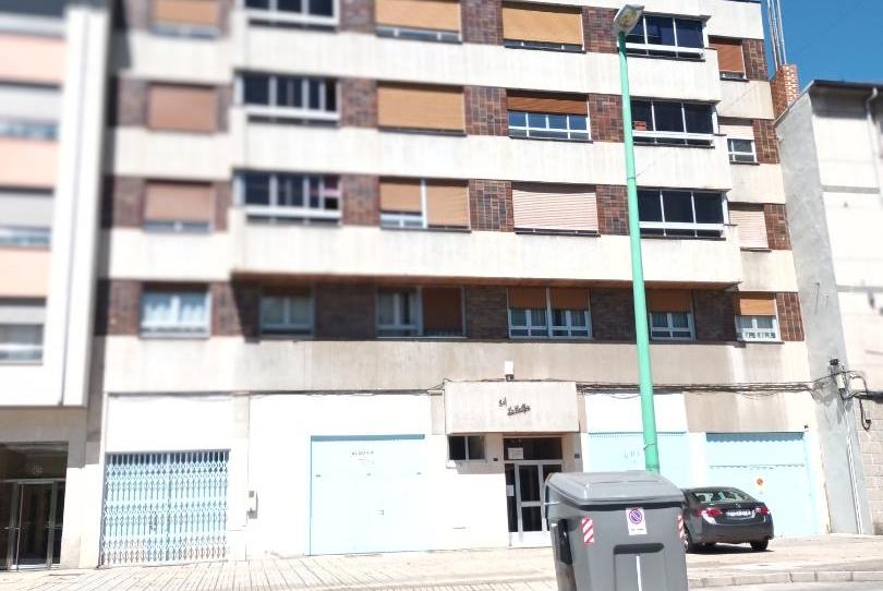 Pis en venda a Avenida de Portugal, 156, Flores de Sil - La Placa, León - imatge 1 Foto 1 de Pis en venda a Avenida de Portugal, 156, Flores de Sil - La Placa, León