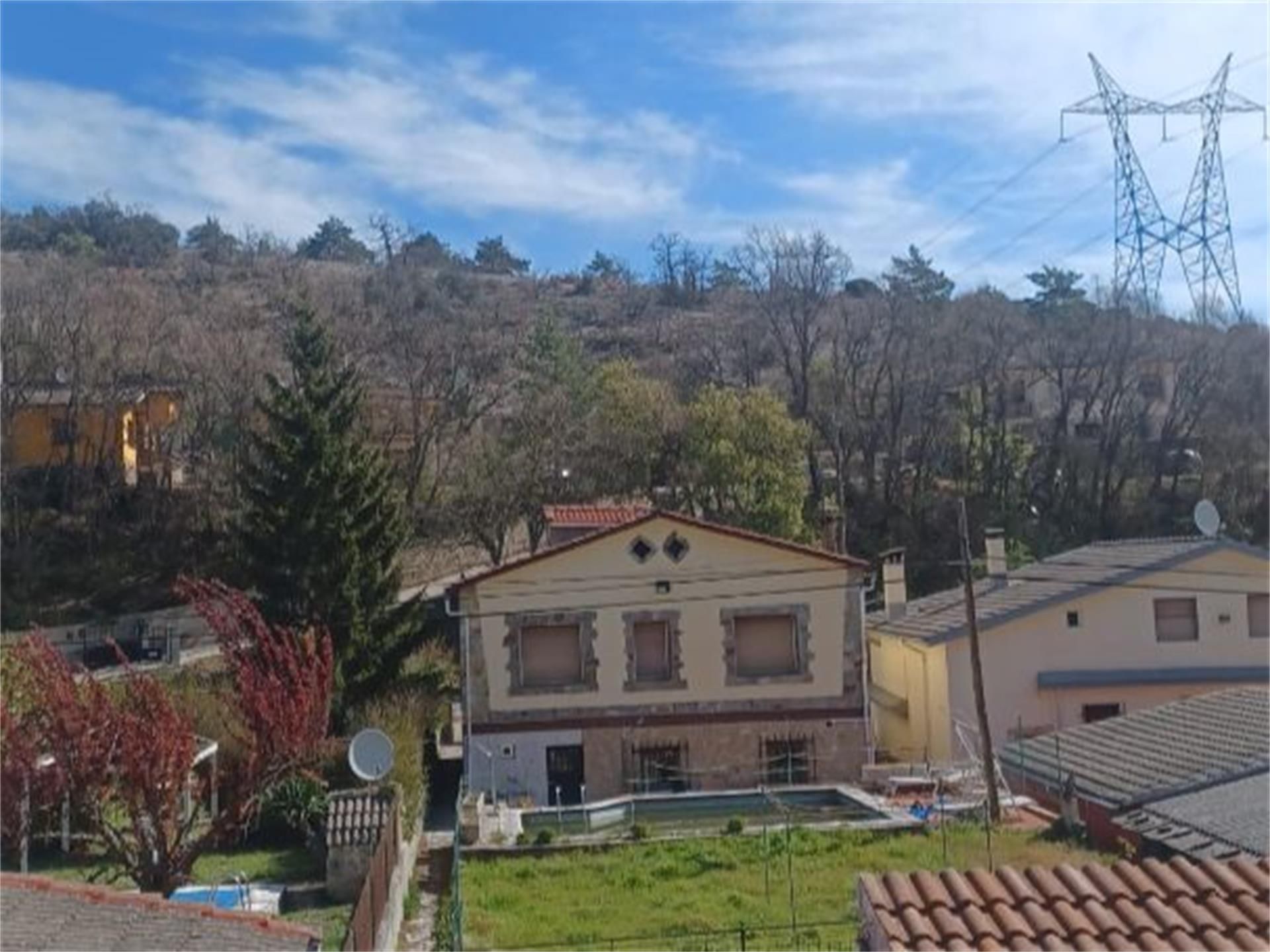 Vista exterior de Casa o xalet en venda en Medina de Pomar amb Piscina i Balcó