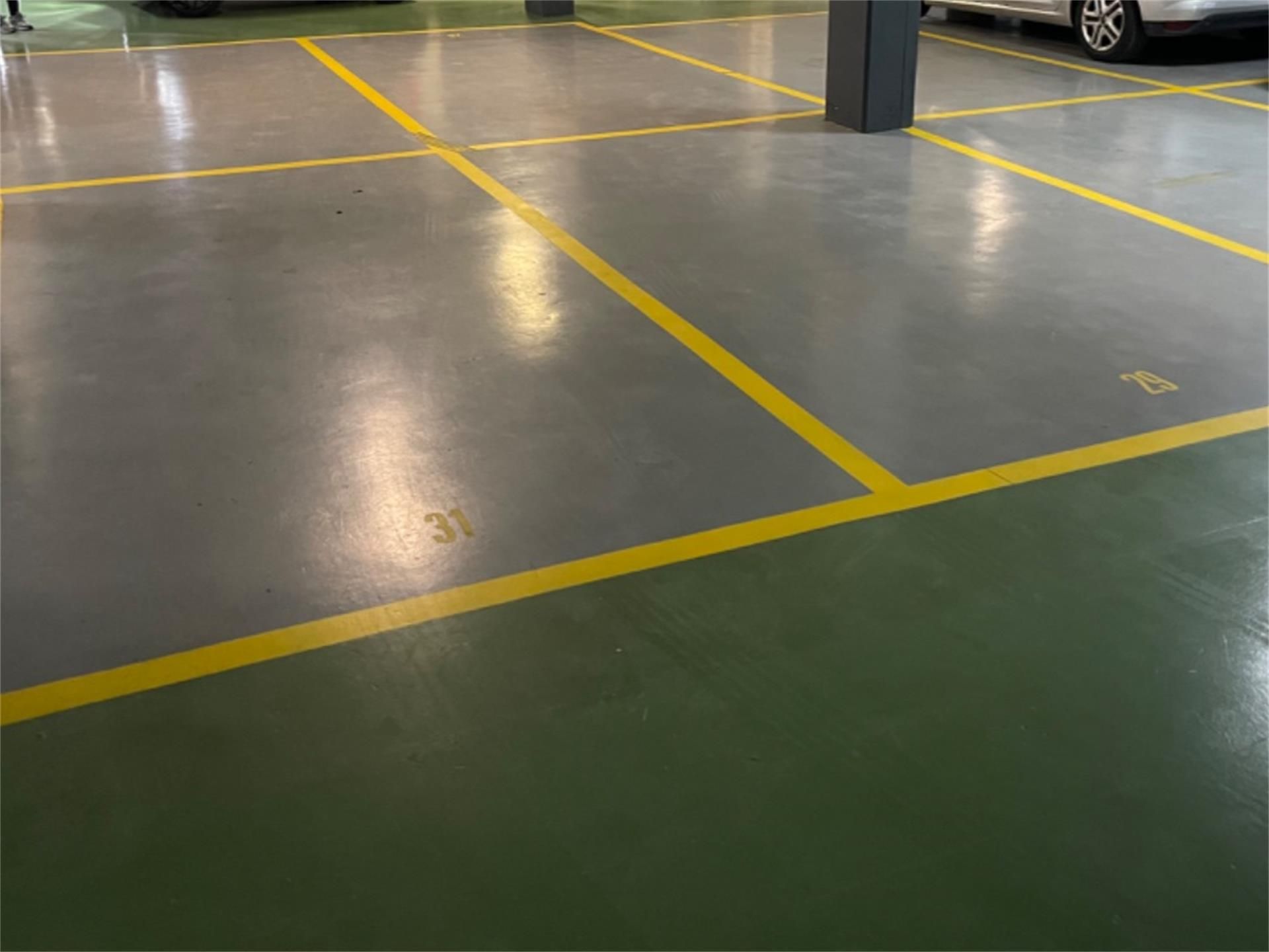 Parking of Garage to rent in Carballo