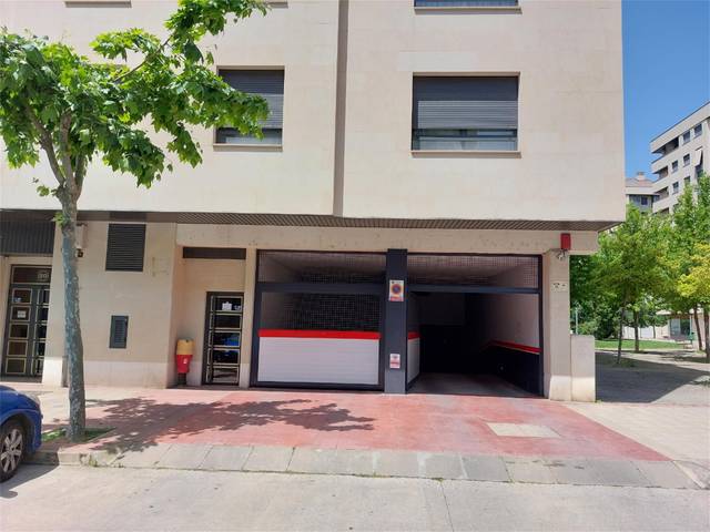 Garaje en Alquiler en Calle Tirso de Molina, 20 en Cascajos - Piqueras