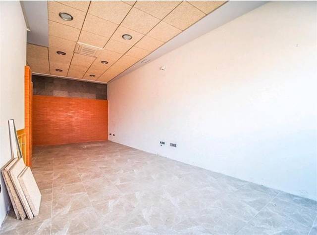 Local comercial en Alquiler en Plaza Cánovas Castillo, 6 en El Algar