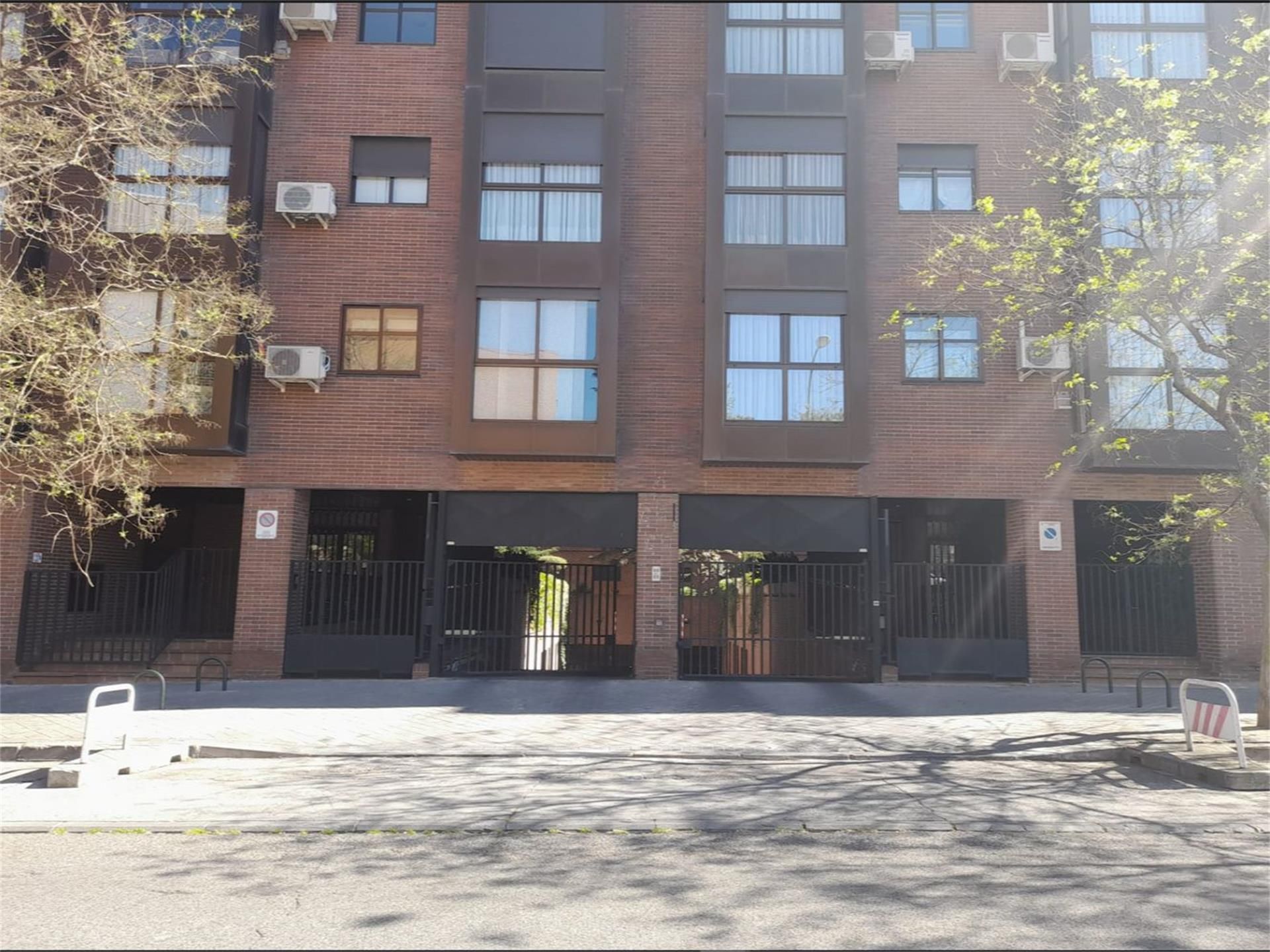 Exterior view of Garage for sale in  Madrid Capital