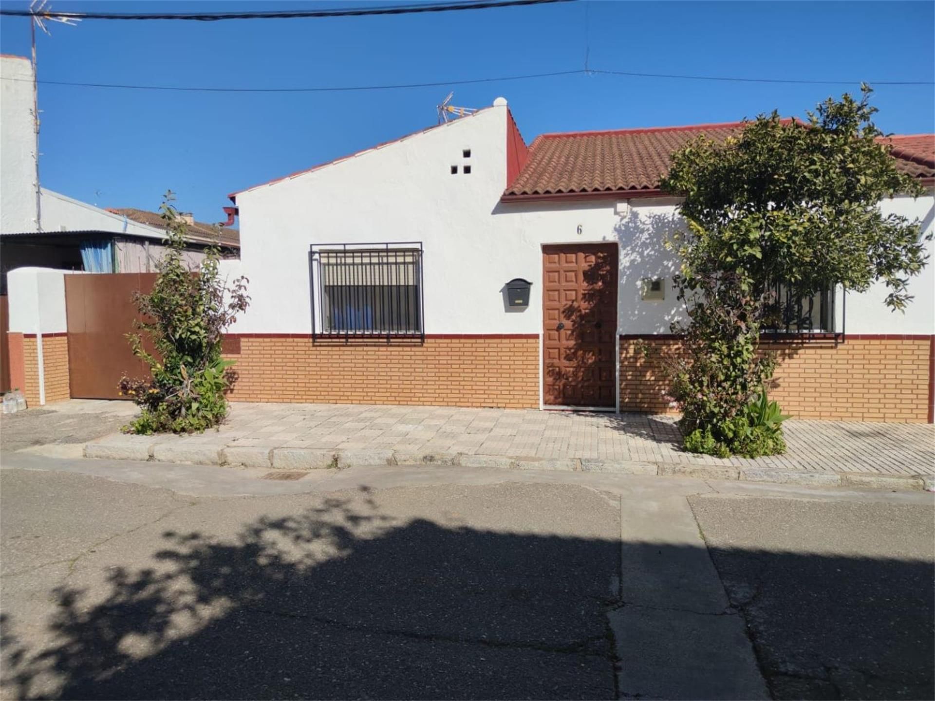 Vista exterior de Casa o xalet en venda en Hornachuelos amb Piscina