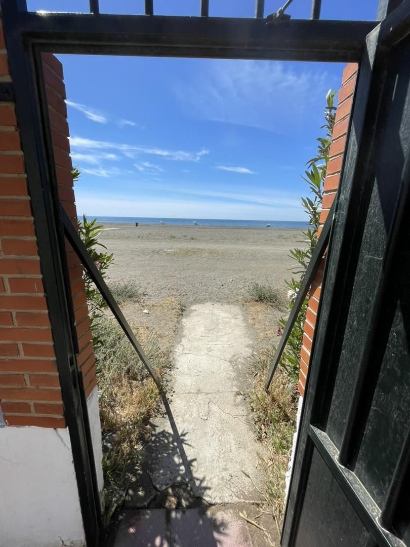 Exterior view of House or chalet for sale in Vélez-Málaga  with Terrace, Swimming Pool and Balcony