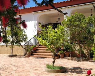 Jardí de Casa o xalet en venda en Don Álvaro amb Terrassa, Piscina i Balcó