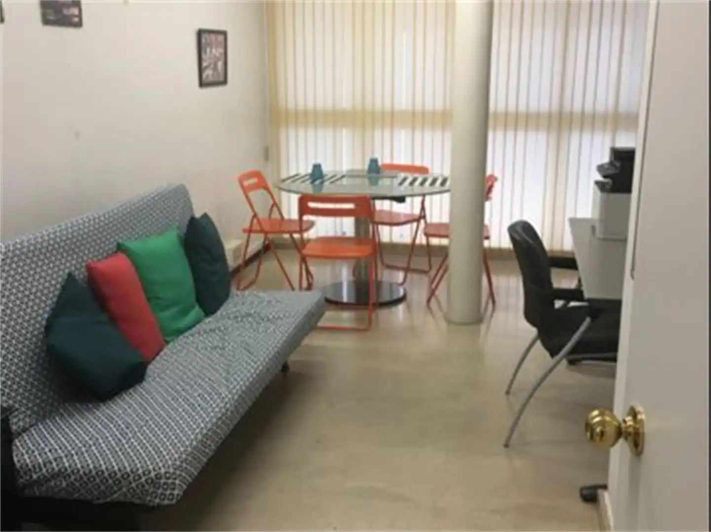 Wohnzimmer von Büro zum Verkauf in Barcelona