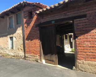 Vista exterior de Casa adosada en venda en Turcia