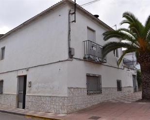 Vista exterior de Pis en venda en Villatorres amb Terrassa i Balcó