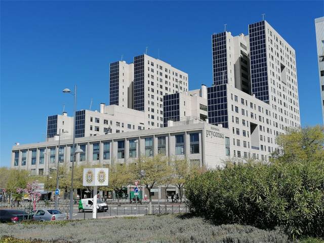 Garaje en Venta en Avenida de la Constitución, 85 en El Barral Ferial