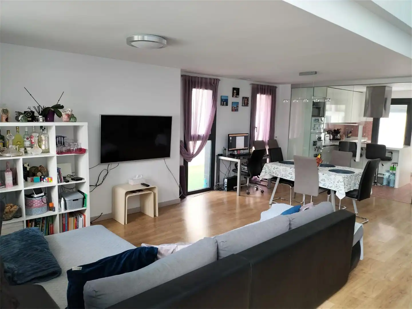 Casa o xalet en venda a Carrer Pegàs, 11, L'Albir Sala d'estar de Casa o xalet en venda en L'Alfàs del Pi amb Aire condicionat, Calefacció i Jardí privat