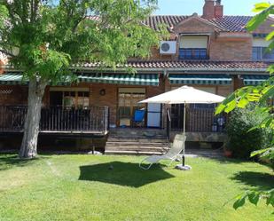 Jardí de Casa adosada en venda en  Zaragoza Capital amb Aire condicionat i Terrassa