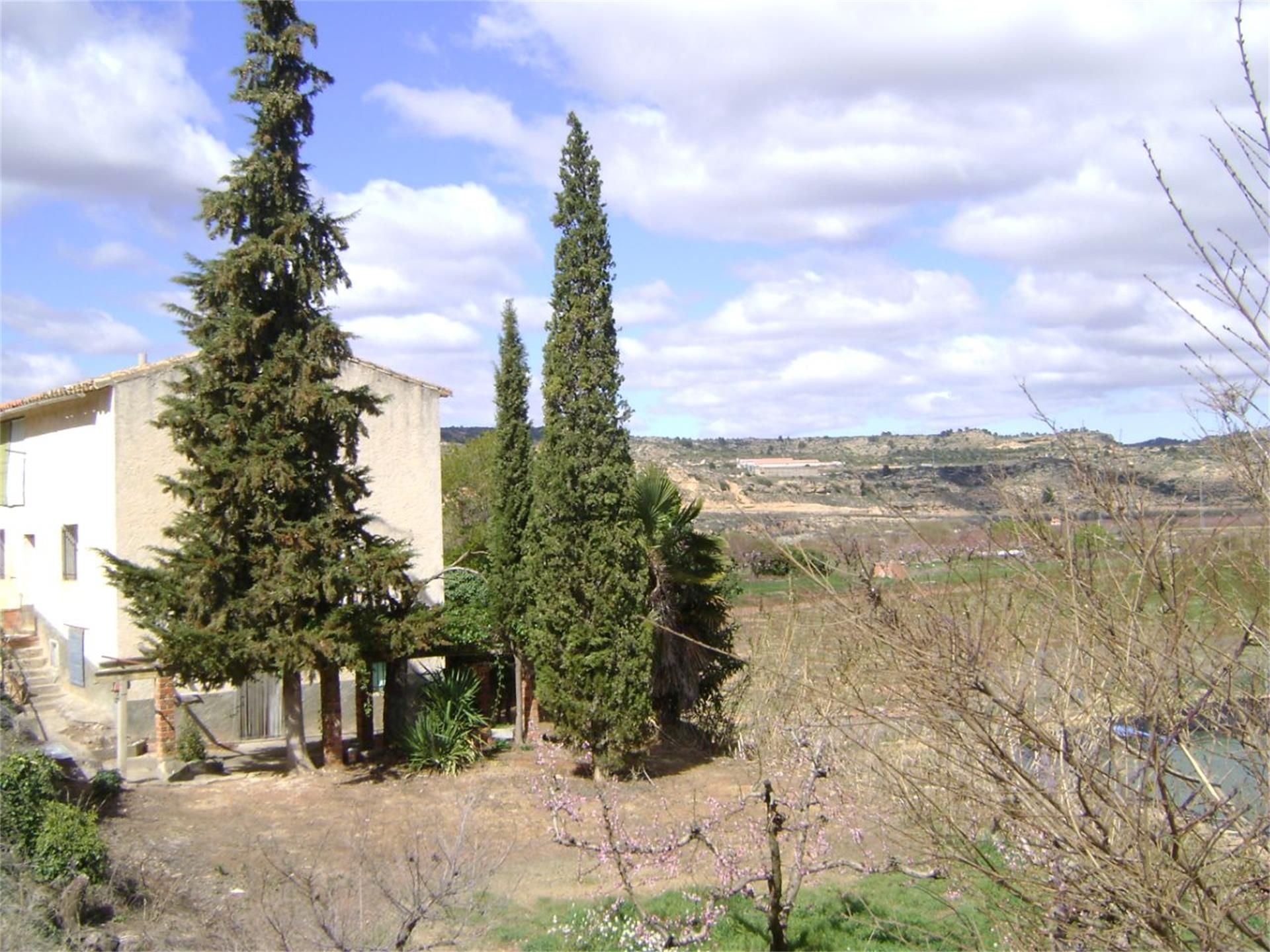 Casa o xalet en venda en Mazaleón amb Jardí privat