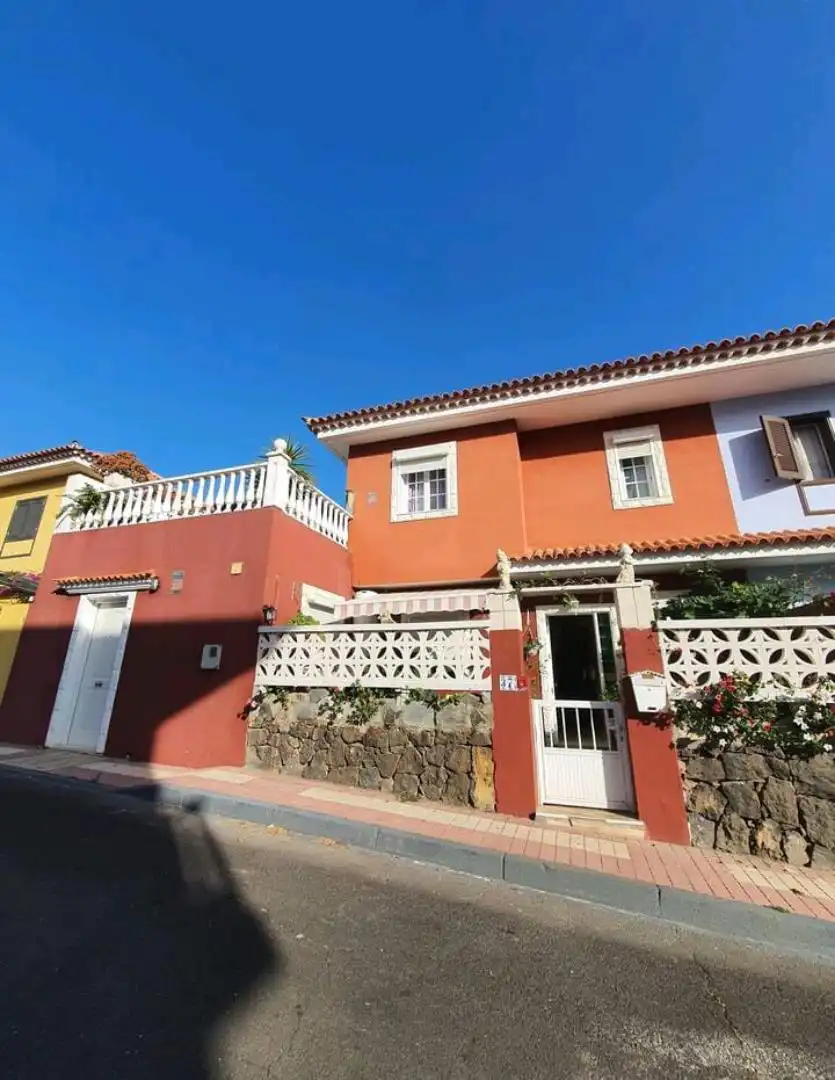 Room in Calle Ramón Matías, 37, Cuesta de la Villa Exterior view of Detached homes for share in Santa Úrsula with Air Conditioner, Private garden and Terrace