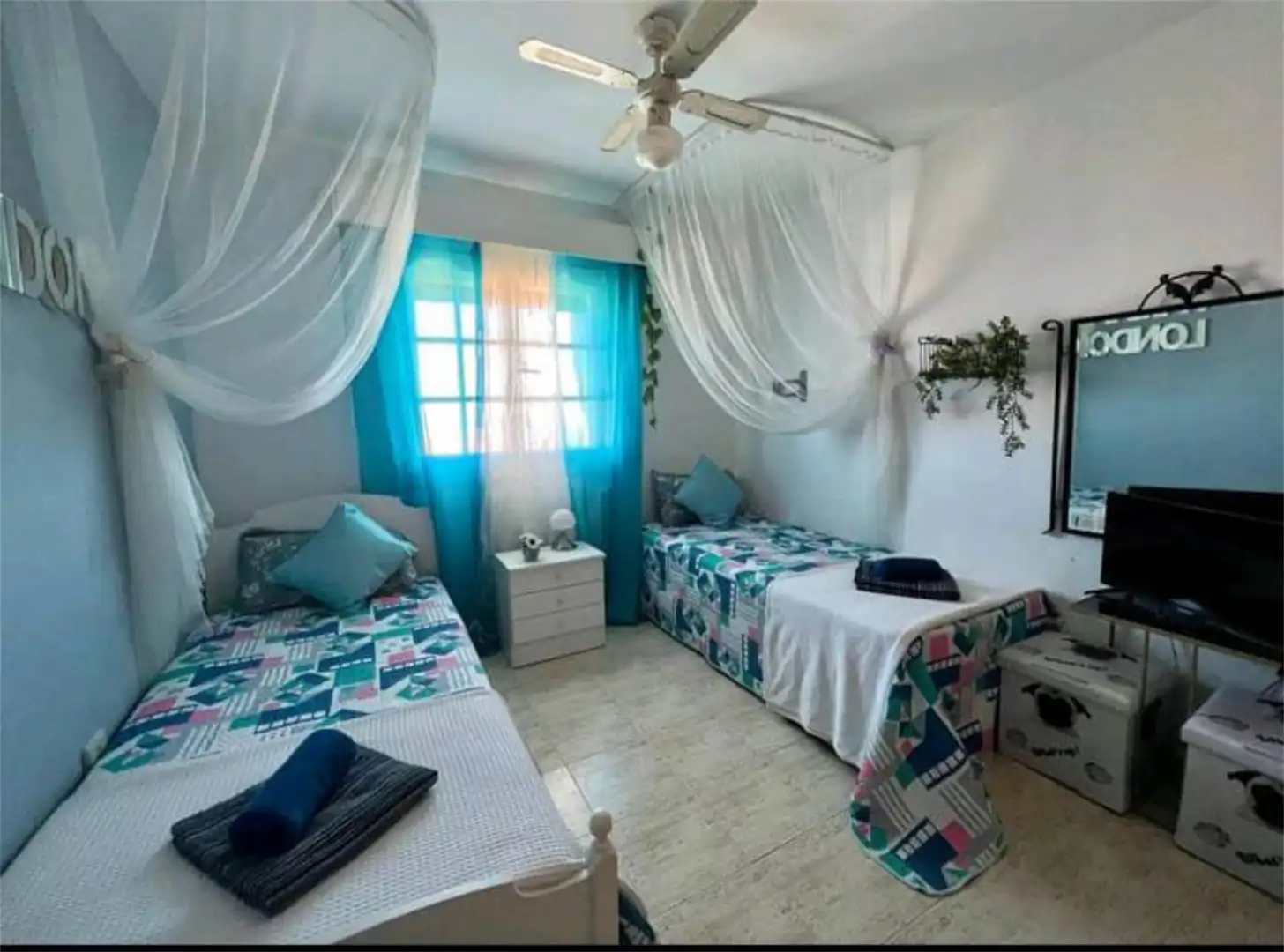 Room in Calle Ramón Matías, 37, Cuesta de la Villa Bedroom of Detached homes for share in Santa Úrsula with Air Conditioner, Private garden and Terrace
