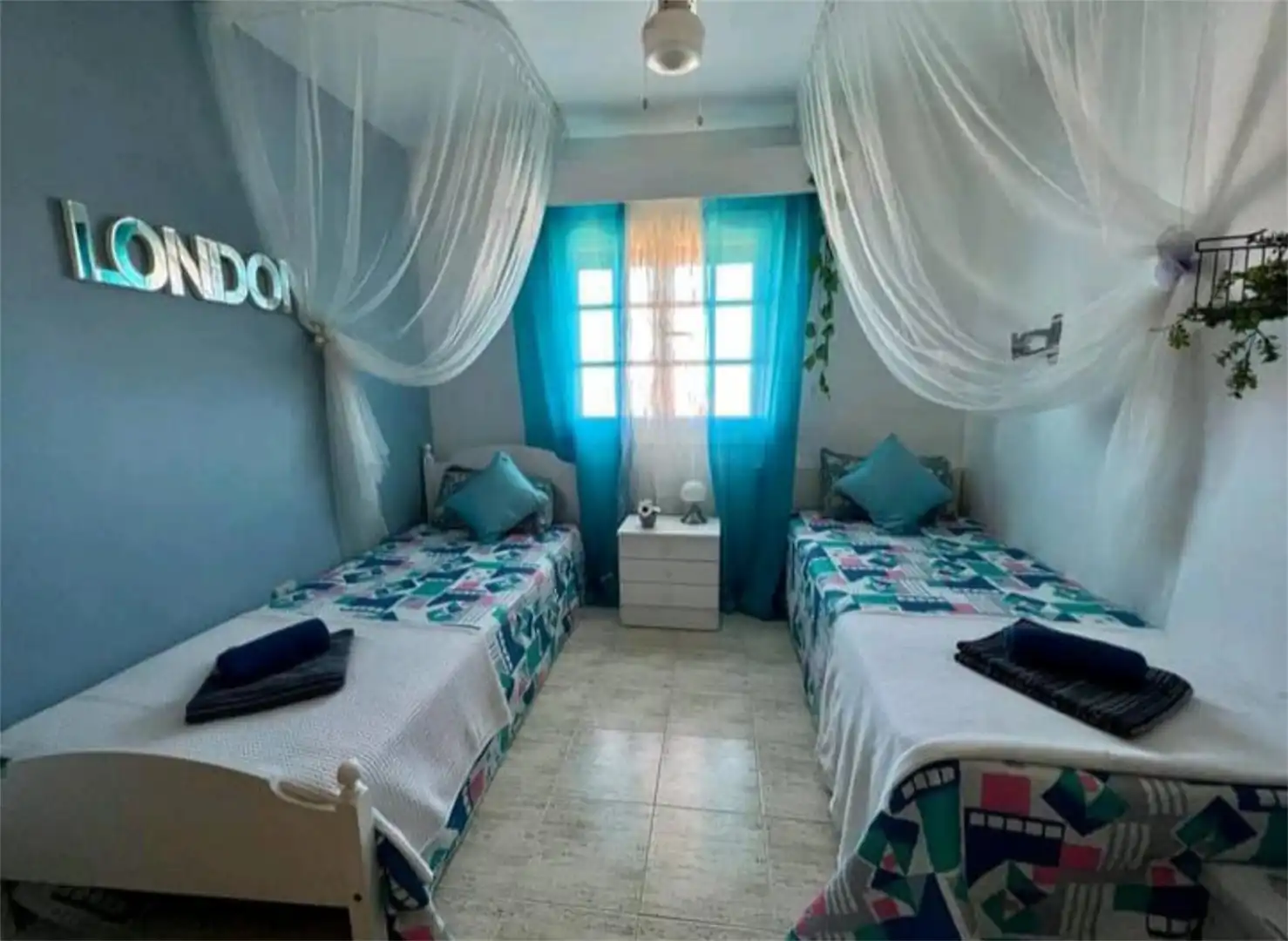 Room in Calle Ramón Matías, 37, Cuesta de la Villa Bedroom of Detached homes for share in Santa Úrsula with Air Conditioner, Private garden and Terrace