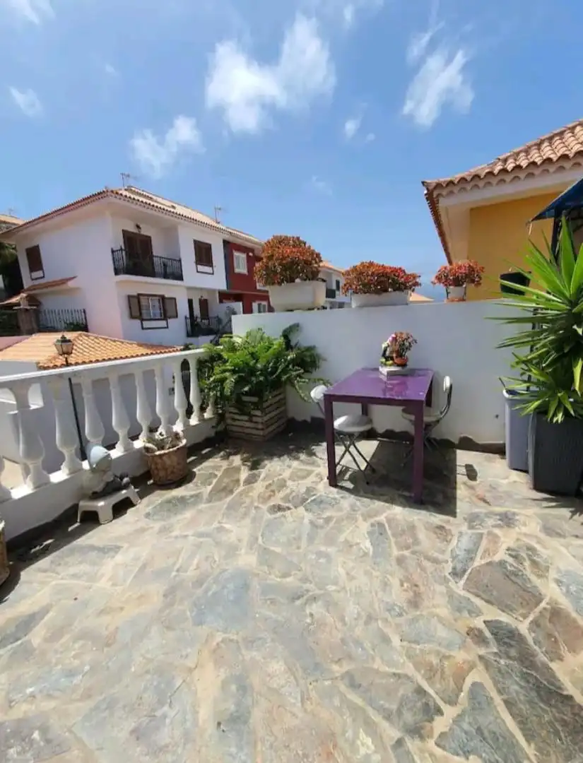 Room in Calle Ramón Matías, 37, Cuesta de la Villa Terrace of Detached homes for share in Santa Úrsula with Air Conditioner, Private garden and Terrace