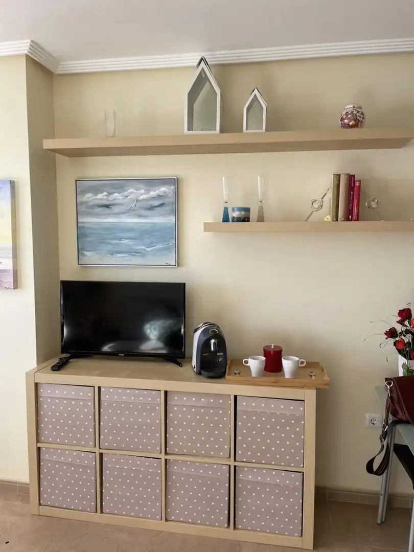 Apartament de lloguer a Calle L, 1a, Tomás Maestre Sala d'estar de Apartament de lloguer en La Manga del Mar Menor amb Terrassa i Balcó